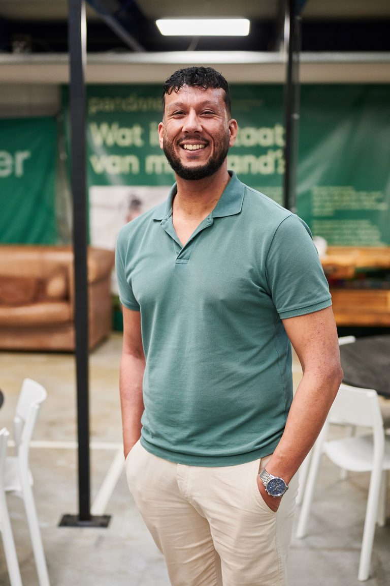 Pandmeester-gebouwanalyse-advies-medewerker-YY-1280×1920